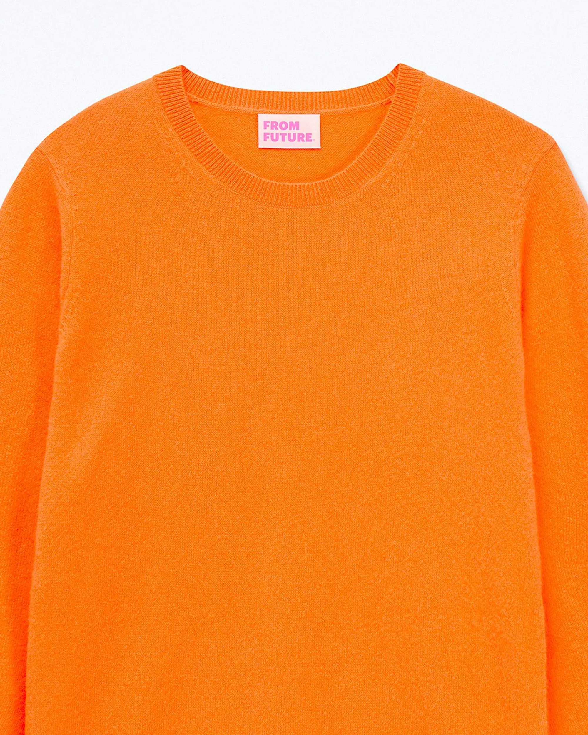 Pull Col Rond*FROM FUTURE New