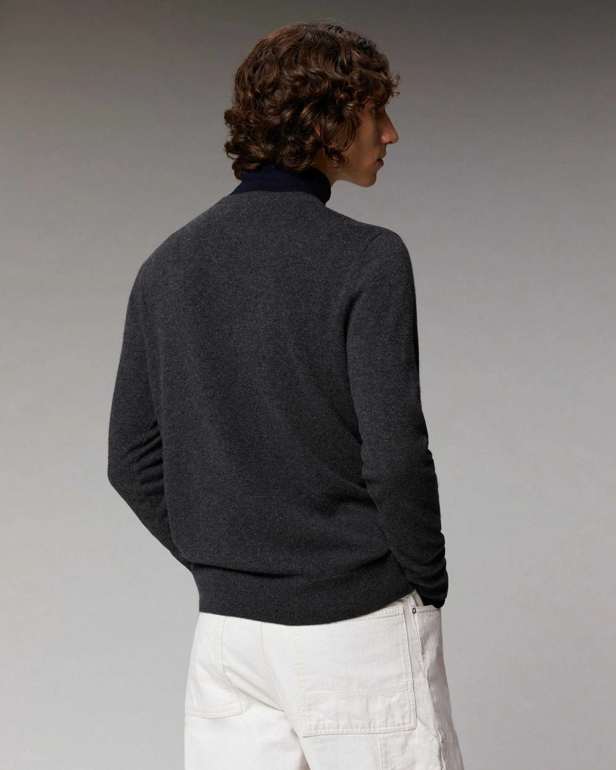 Pull Col V Basique*FROM FUTURE Discount