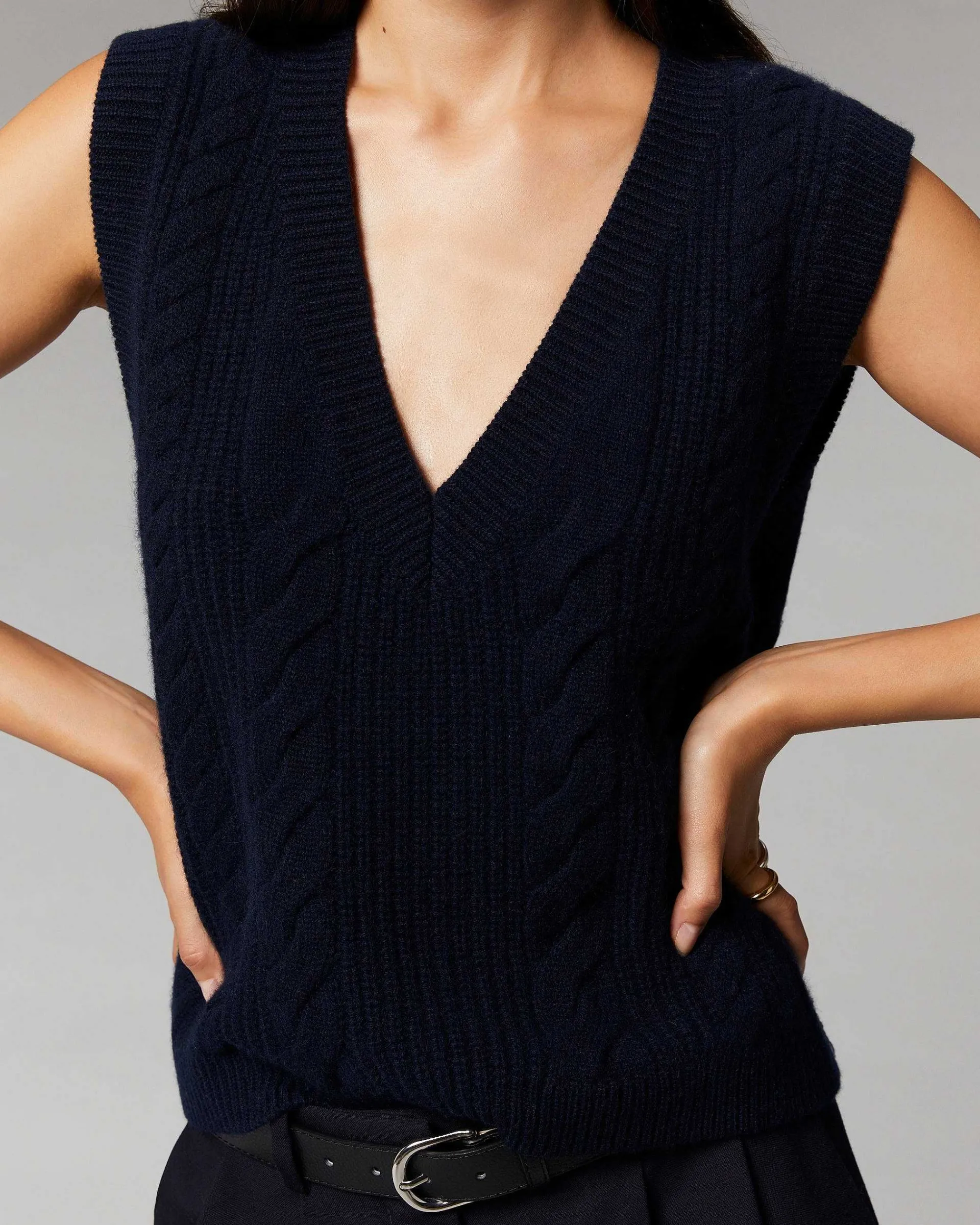 Pull Sans Manche Torsades*FROM FUTURE Online