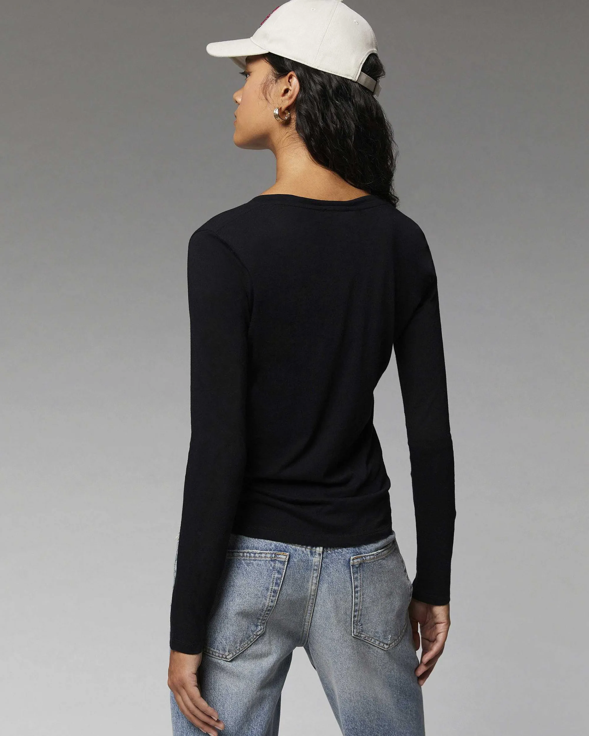 T-Shirt Col V Manches Longues Basique*FROM FUTURE New